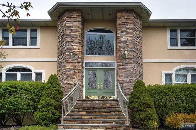 21 Wood Chase Ln - Photo 2 of 25