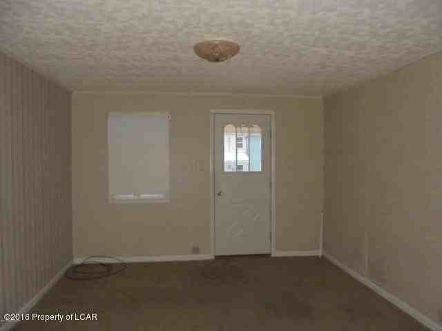 155 1st St - Photo 2 of 9