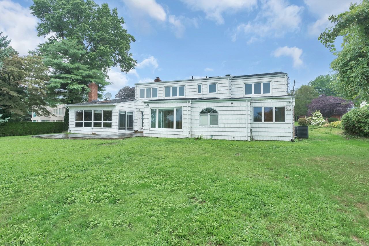 154 Grist Mill Ln - Photo 3 of 20