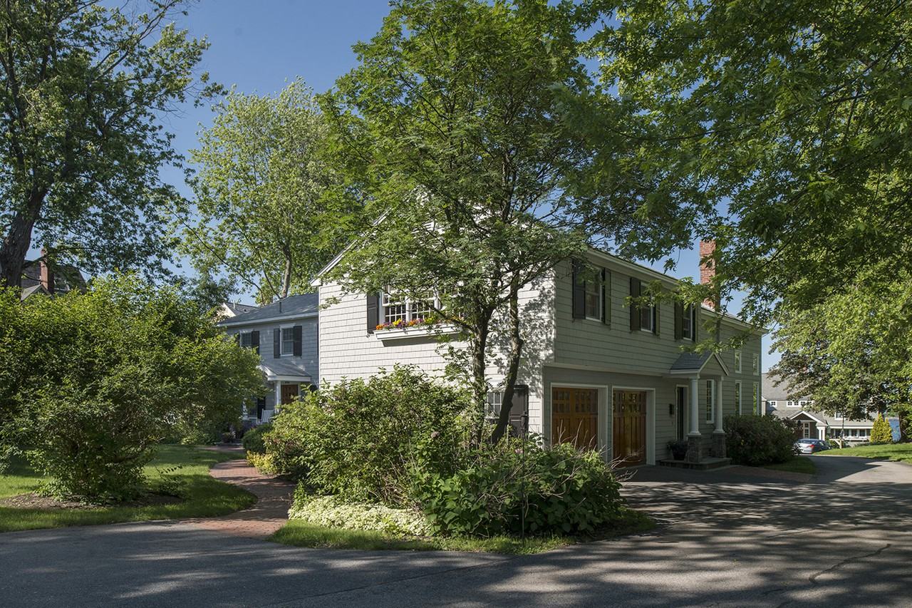 618 Shore Rd - Photo 2 of 29