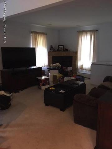 4014 Pond View Dr - Photo 3 of 12