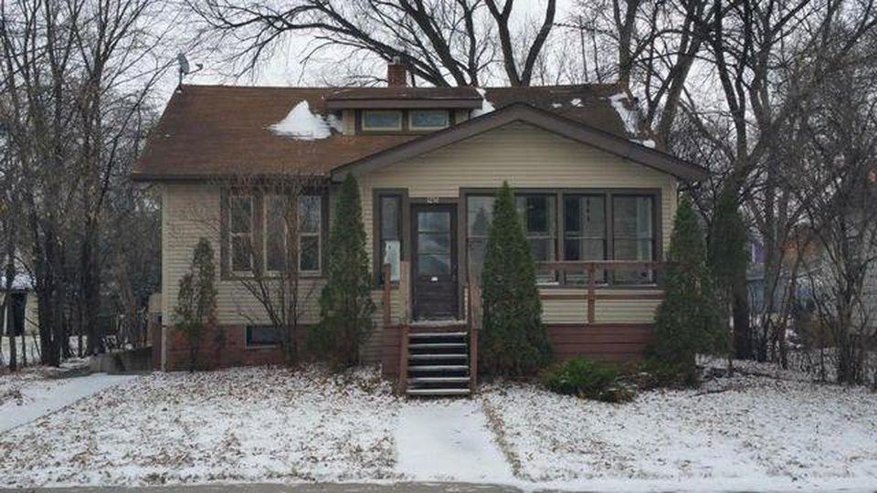 915 College Street North 2, Fargo, ND 58102 2 Bedroom Apartment for