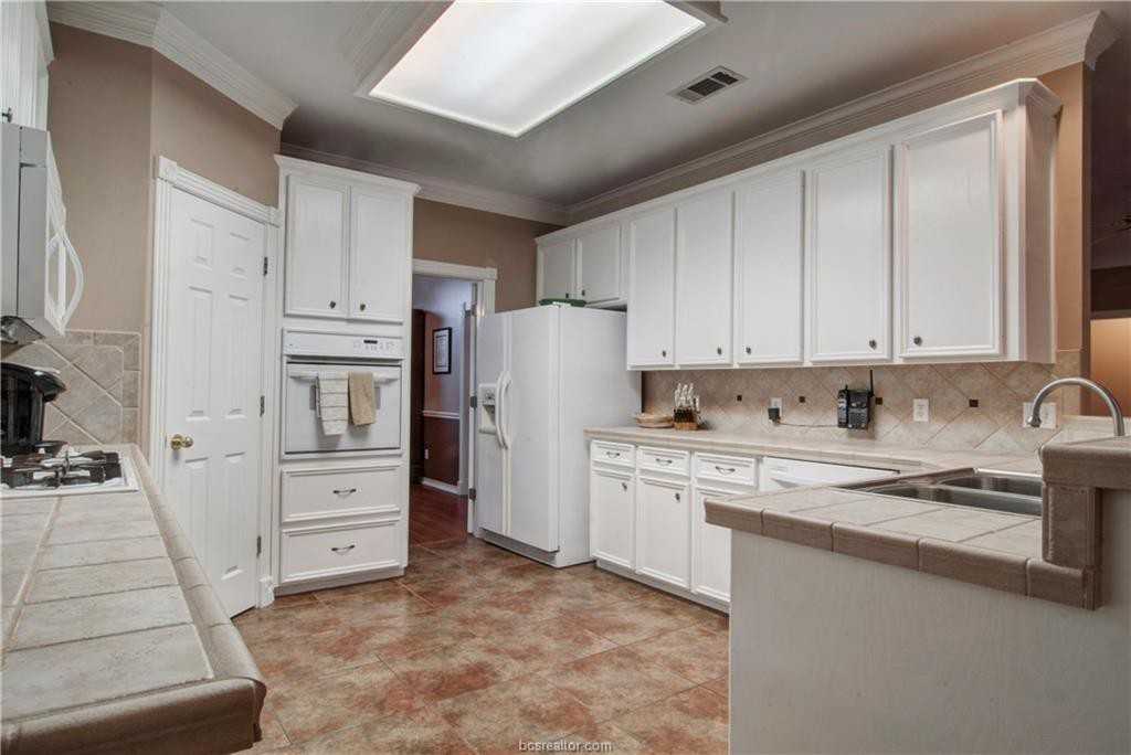 4606 Pro Ct - Photo 3 of 25