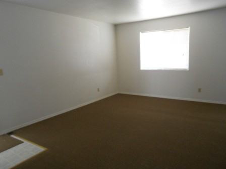 690 Broyles Ranch Rd - Photo 3 of 11