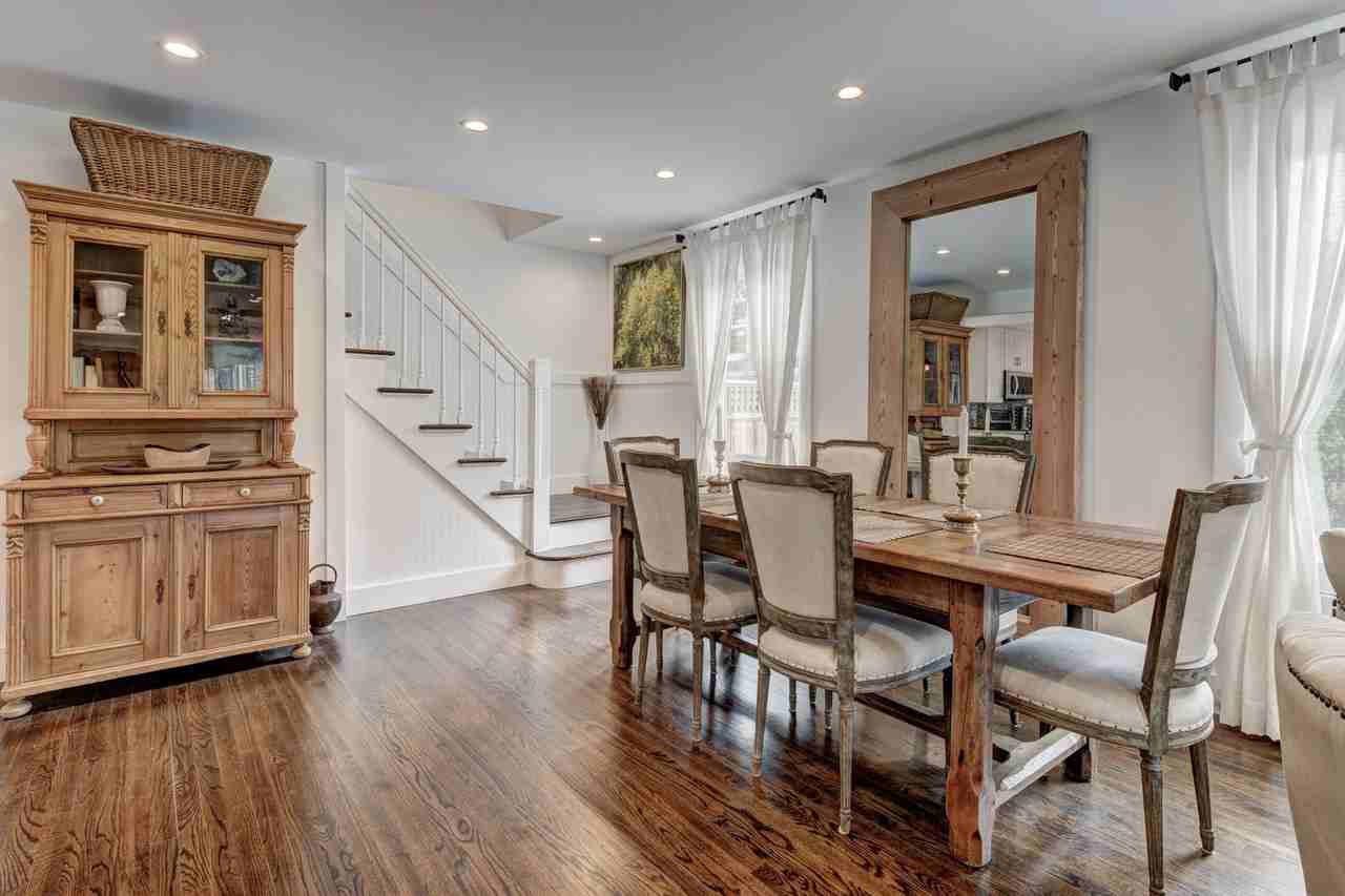275 Maple St - Photo 3 of 14