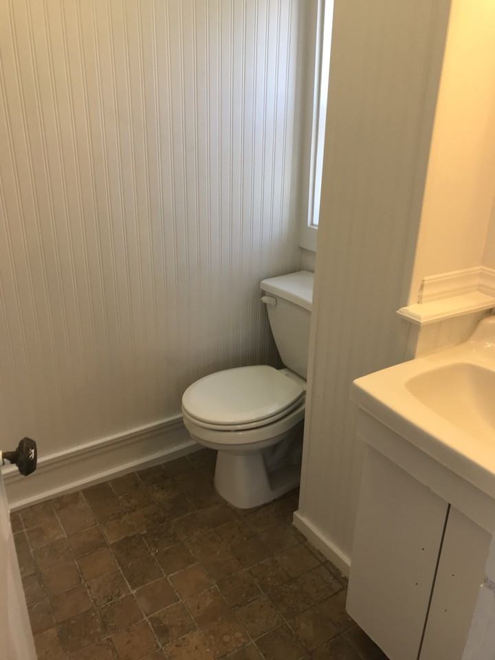 279 City Island Ave - Photo 3 of 5