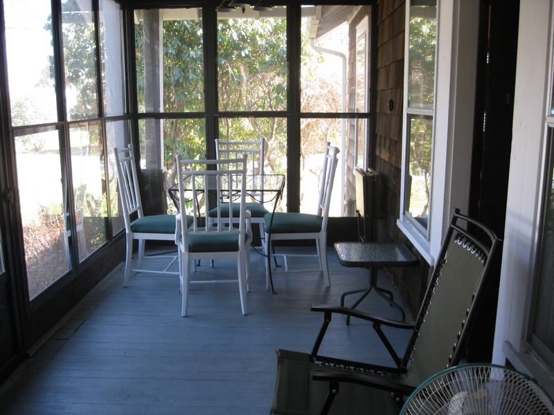 10 Bay Ave - Photo 2 of 11