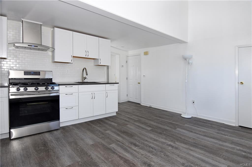 44 Ridge St - Photo 3 of 11