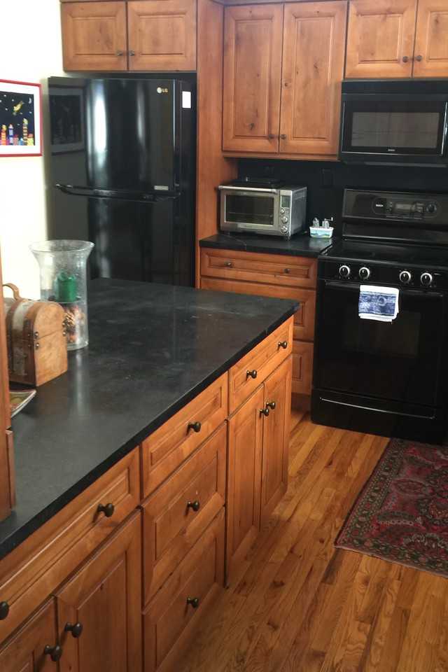 2192 Canada St - Photo 2 of 14