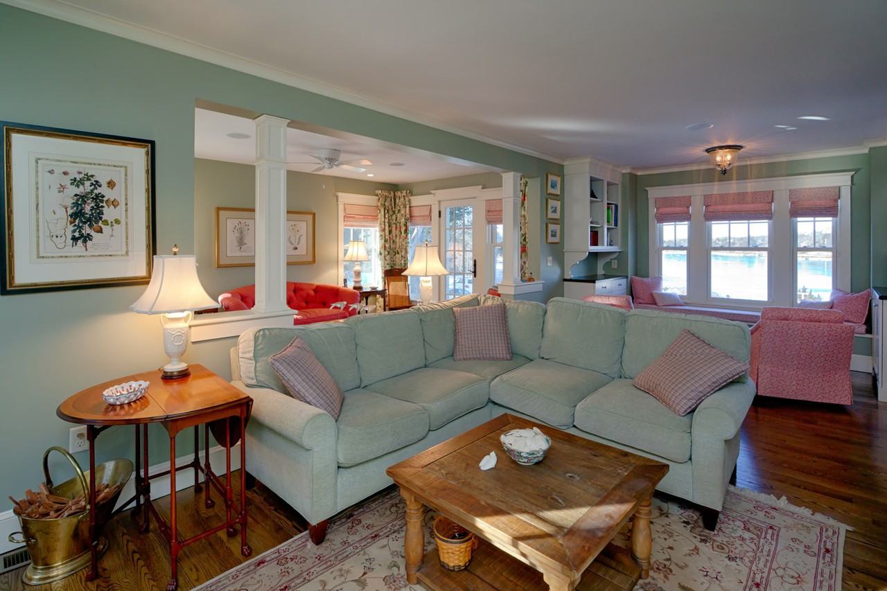 67 Nashawena St - Photo 2 of 16