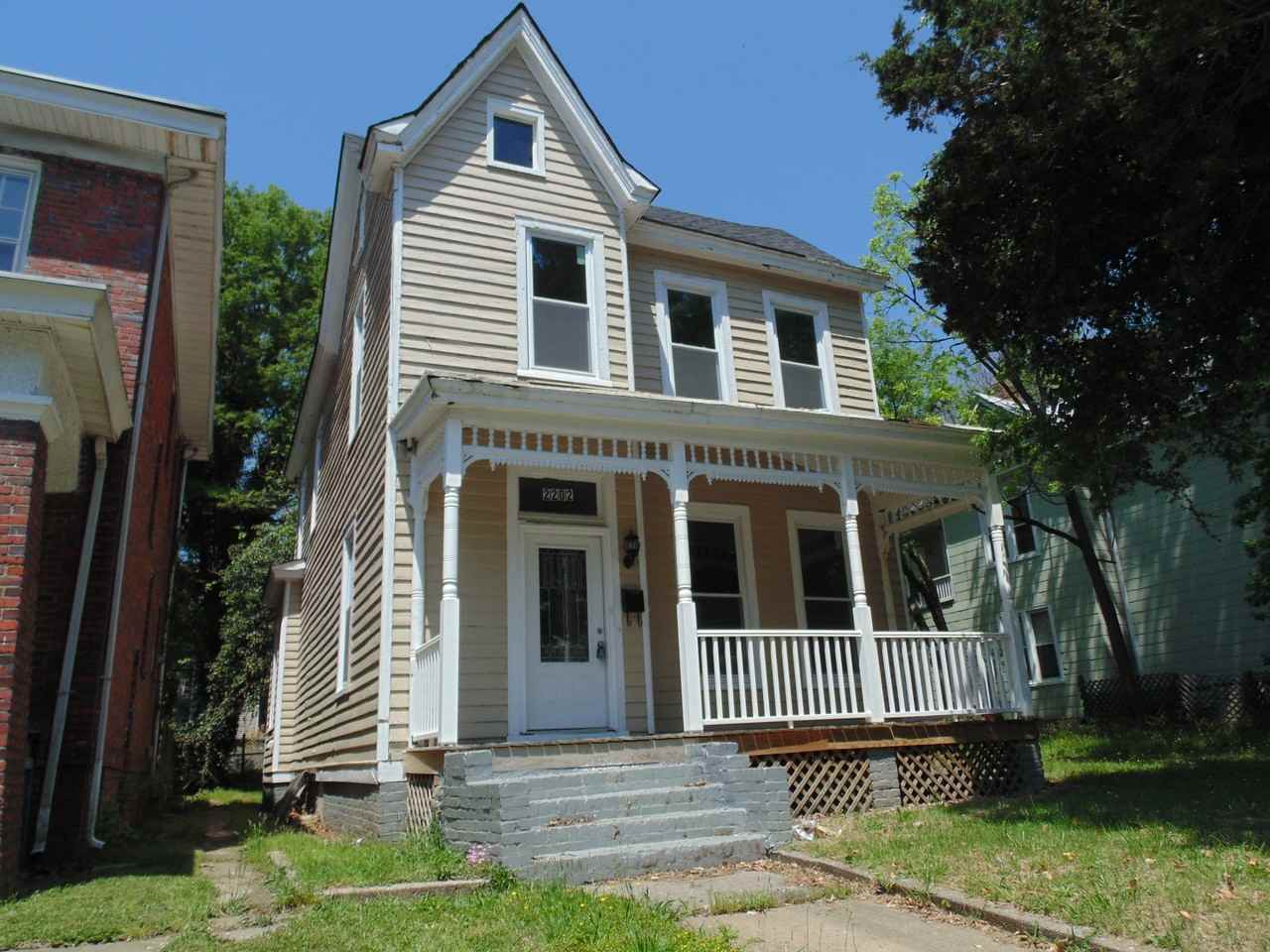 2202 4th Ave - Photo 2 of 14