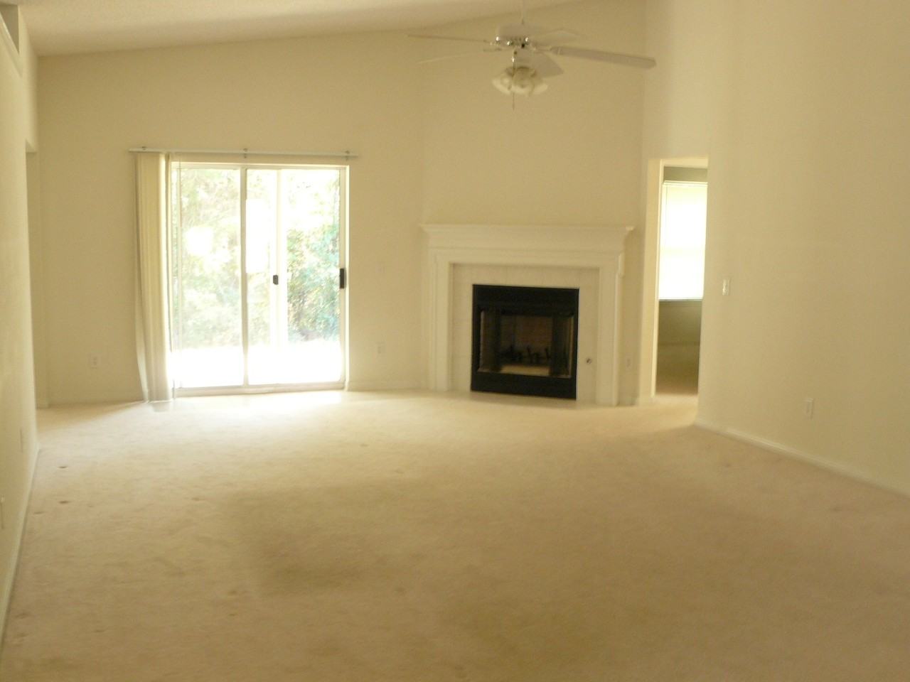 609 Downhaul Dr - Photo 2 of 12