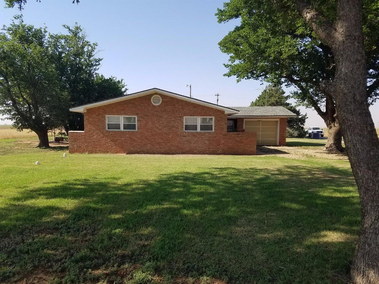 8902 Co Rd 7700 - Photo 2 of 18