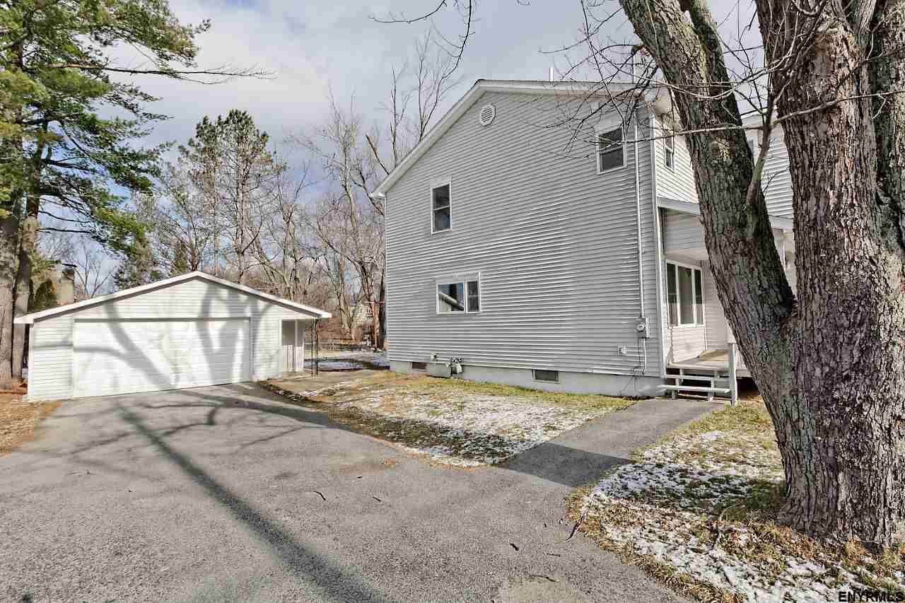 243 Brookwood Rd - Photo 3 of 24