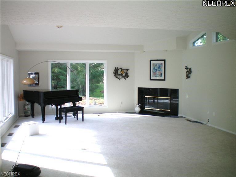 32539 Bridgestone Dr - Photo 2 of 16