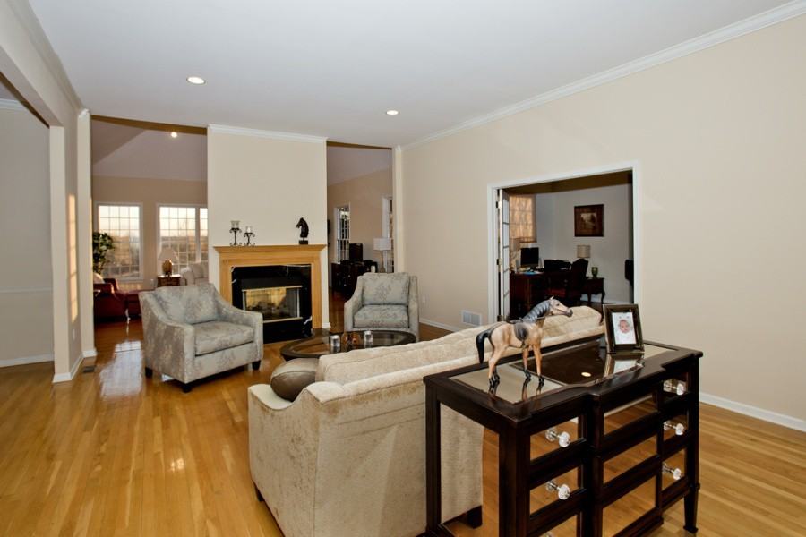 7 Applegate Ct - Photo 3 of 25