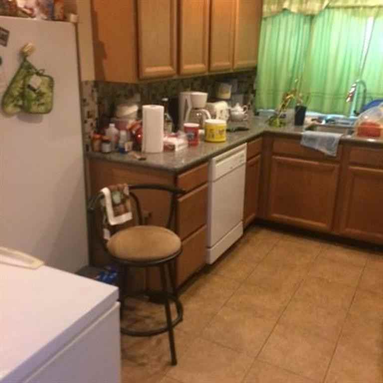 4900 Mithra St - Photo 2 of 11