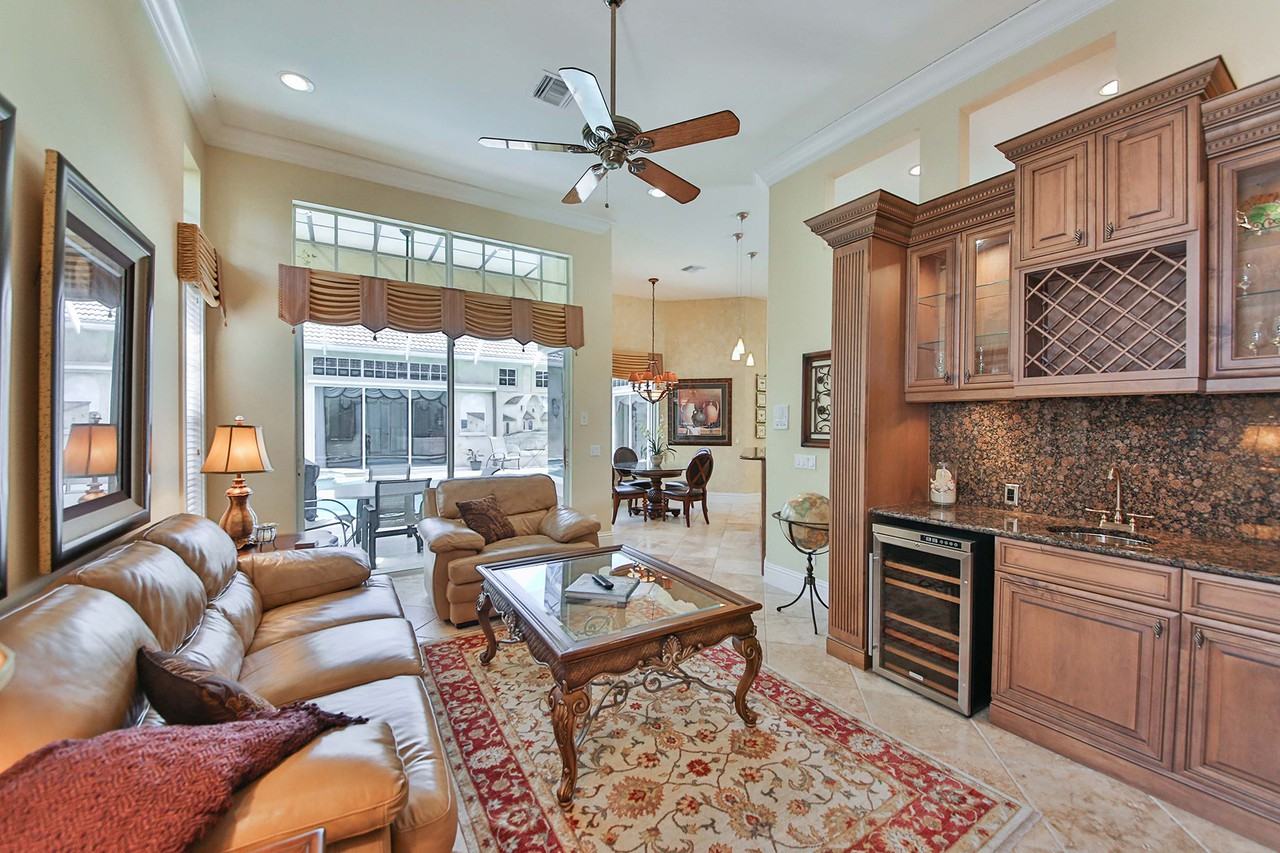 518 Eagle Creek Dr - Photo 3 of 22