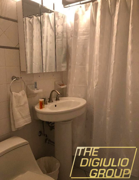 E 51st St & 2nd Ave #2e - Photo 3 of 6