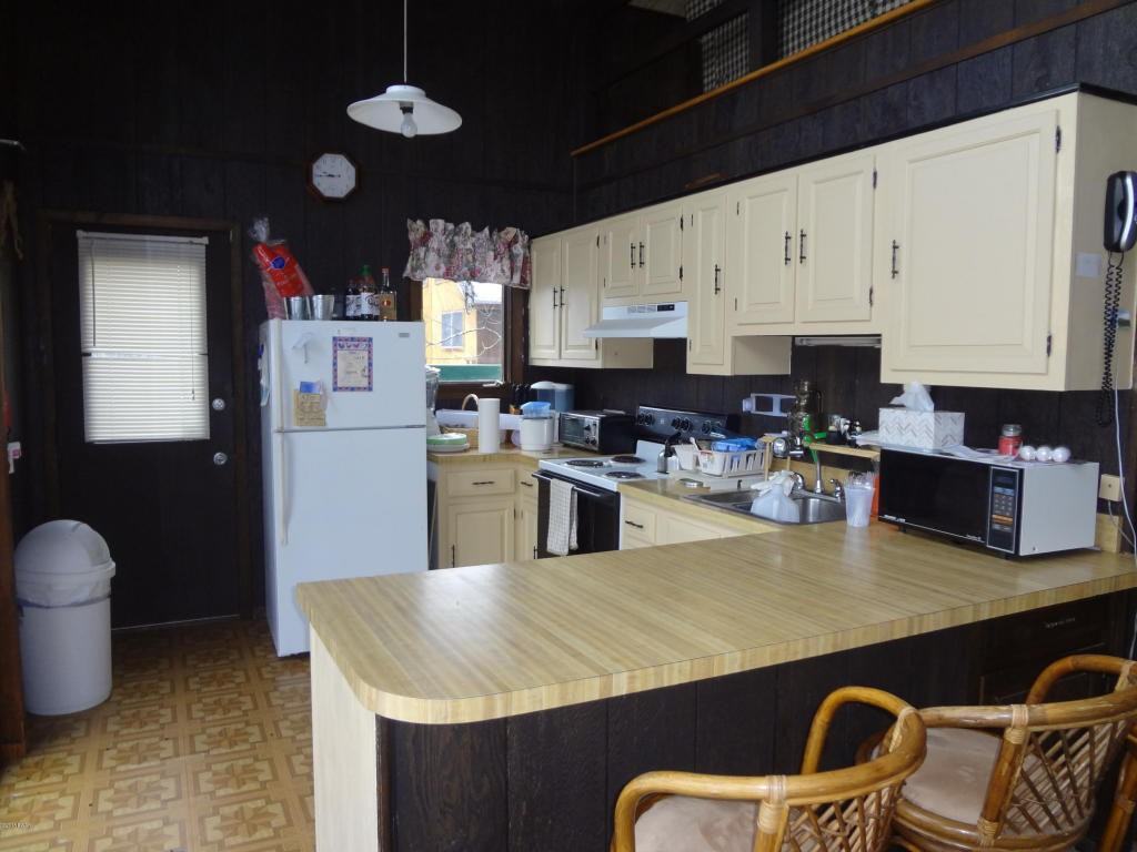 1178 Woodridge Dr #1 - Photo 2 of 18