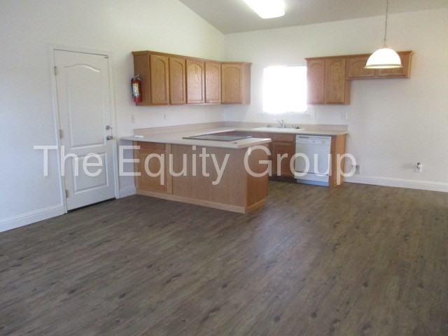 2333 W Sunnyside Ave - Photo 2 of 15