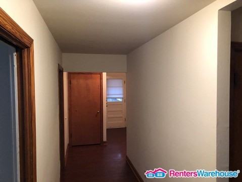 1005 Hawthorn Ave - Photo 3 of 14
