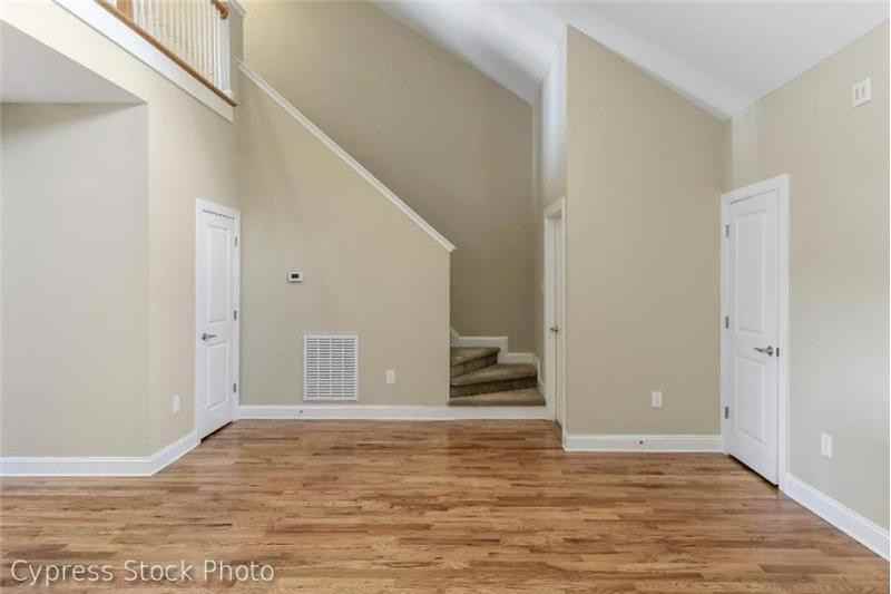 111 Cypress Cir - Photo 3 of 7
