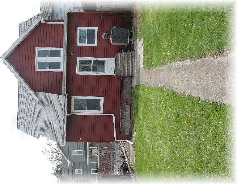 211 Lincoln St - Photo 2 of 17