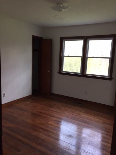 1344 30th St - Photo 3 of 8