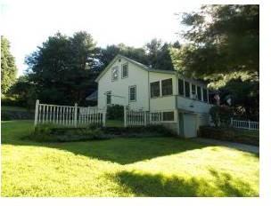 85 Railroad Ave - Photo 3 of 10