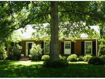 1703 Lewellyn Drive - Photo 2 of 15