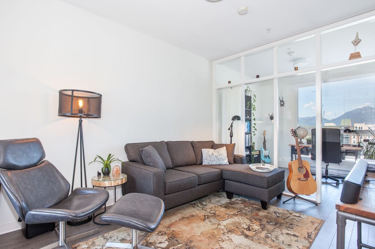 Main St & E Hastings St #301