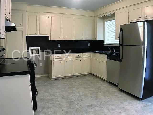 114 Sheppard St - Photo 3 of 12