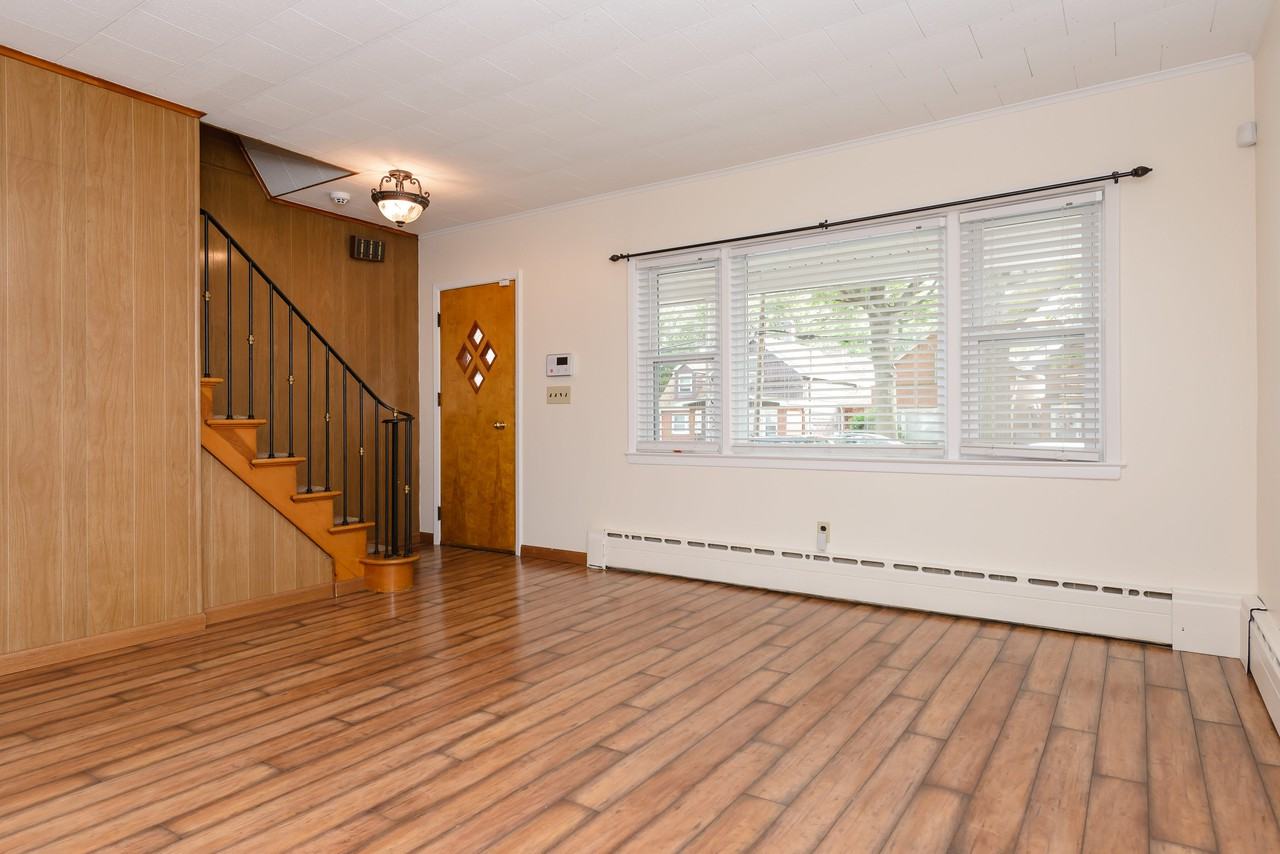 9 S 8th St - Photo 3 of 23