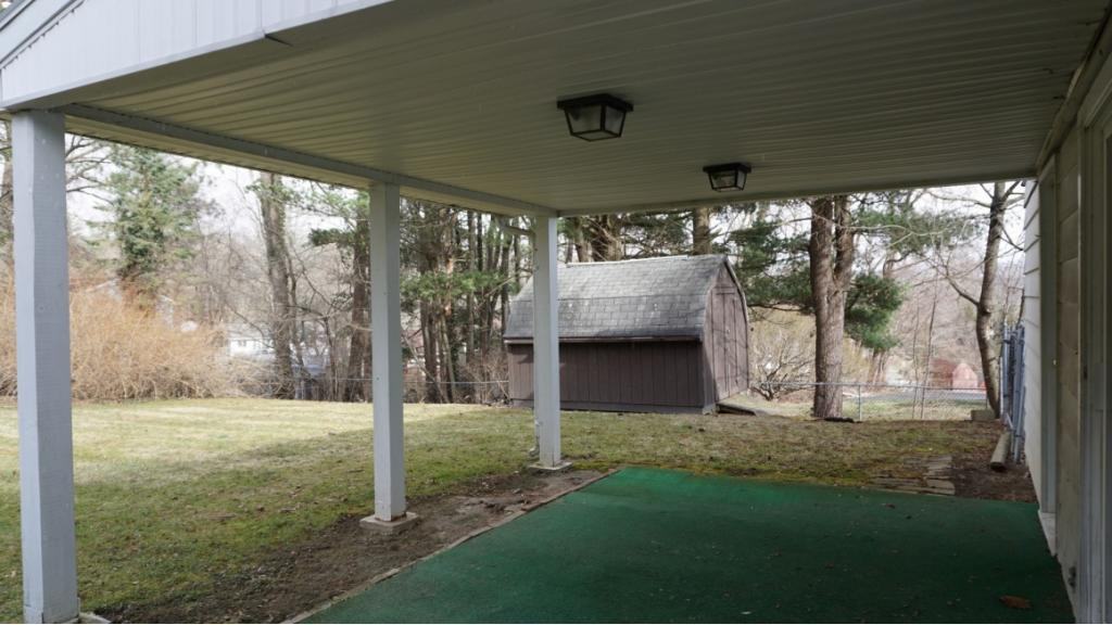 6 Tudor Dr - Photo 3 of 26