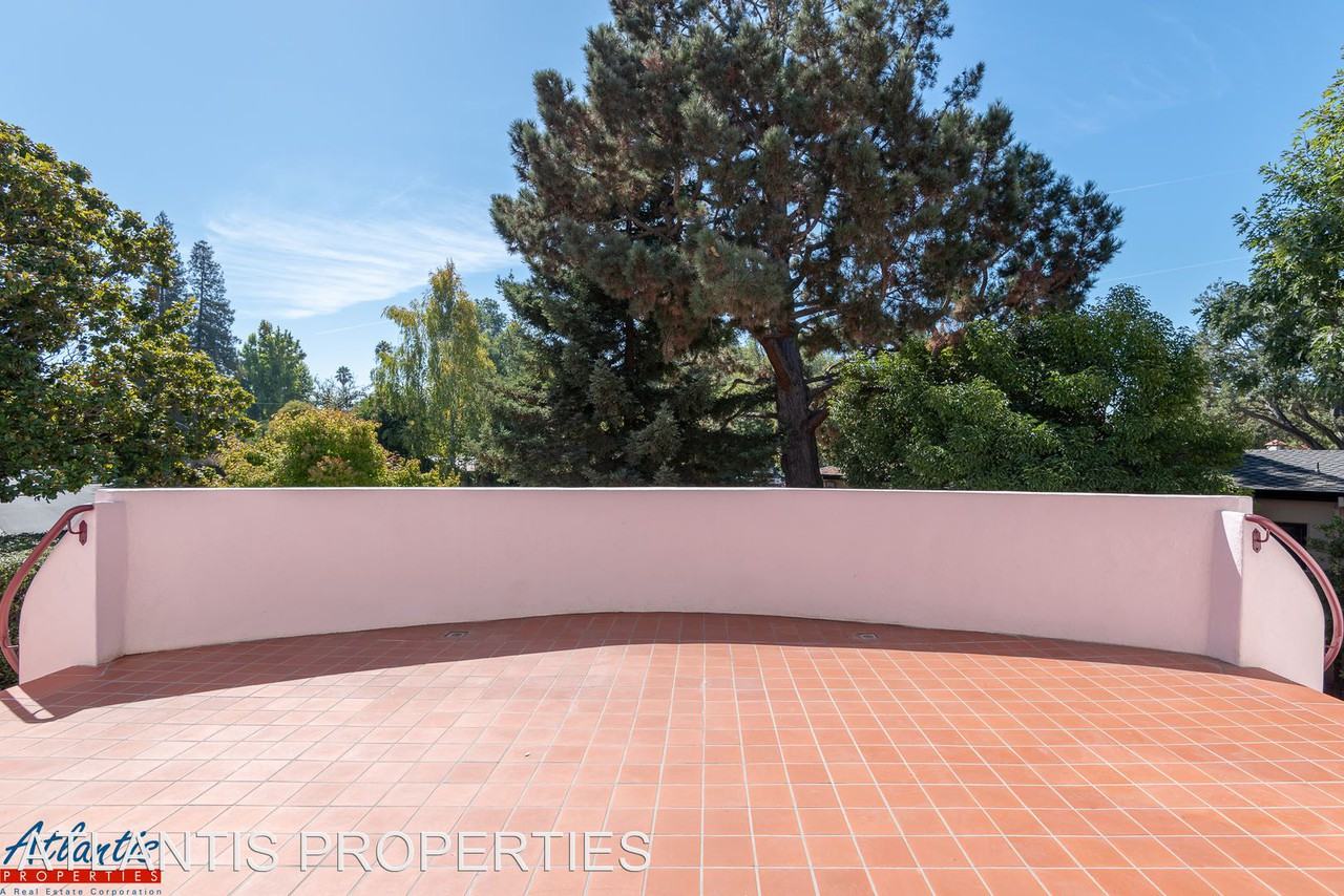 1941 Edgewood Dr - Photo 3 of 24