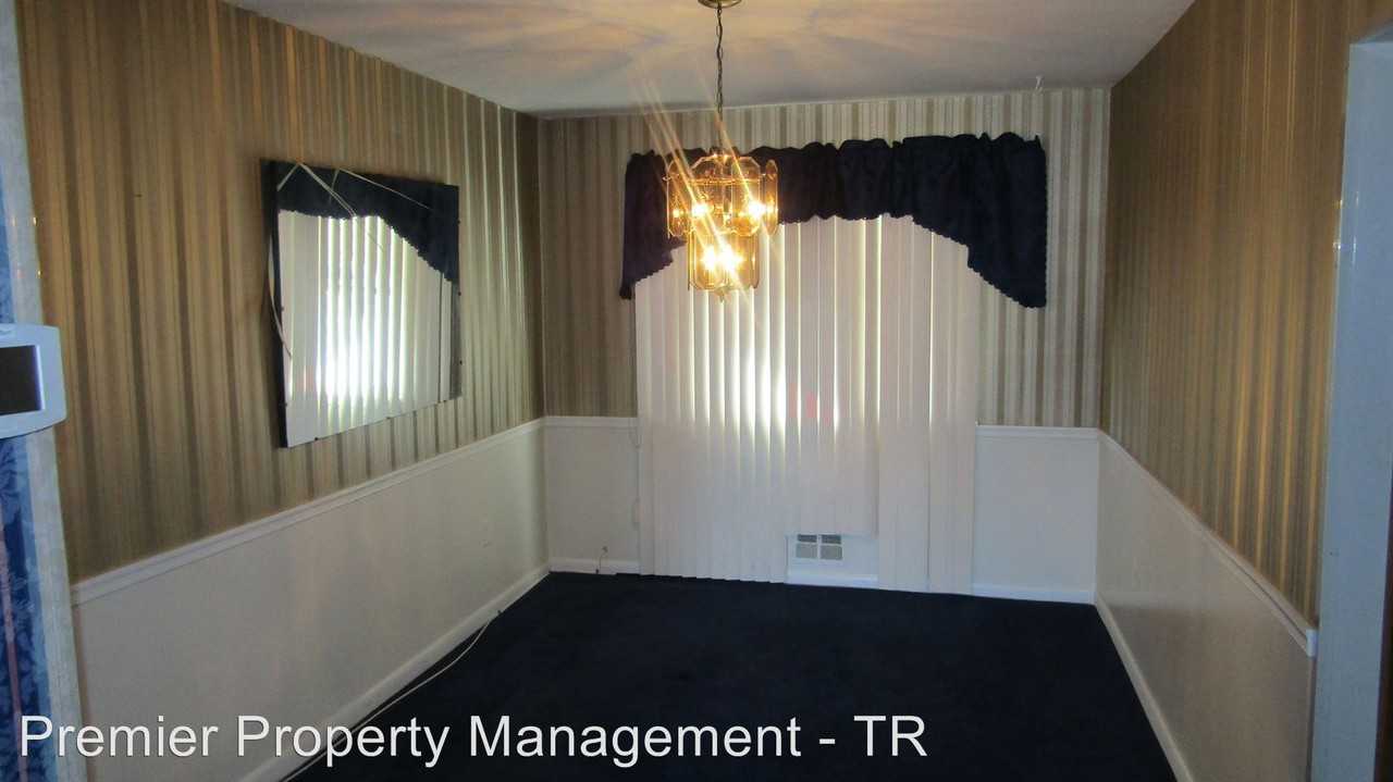 4823 Williston St - Photo 3 of 11