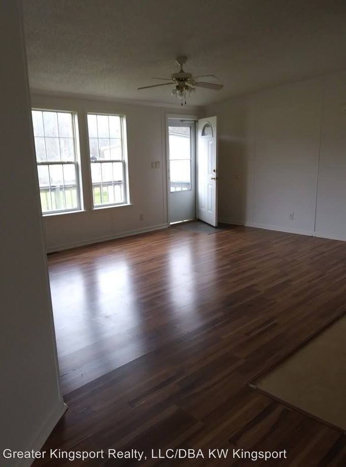 120 Patricia Ann Dr - Photo 3 of 8