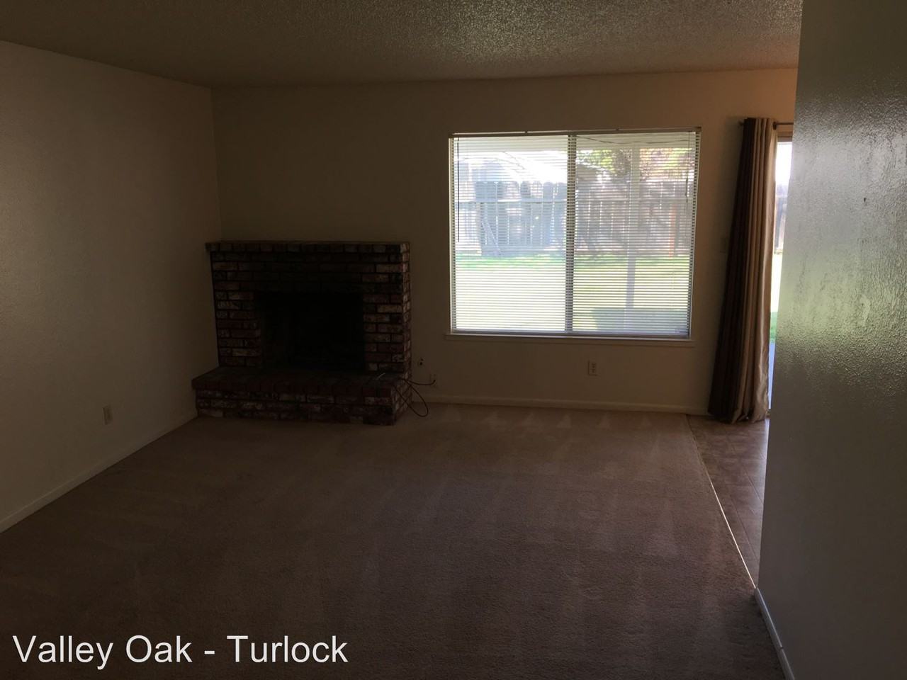 407 W Tuolumne Rd - Photo 2 of 8