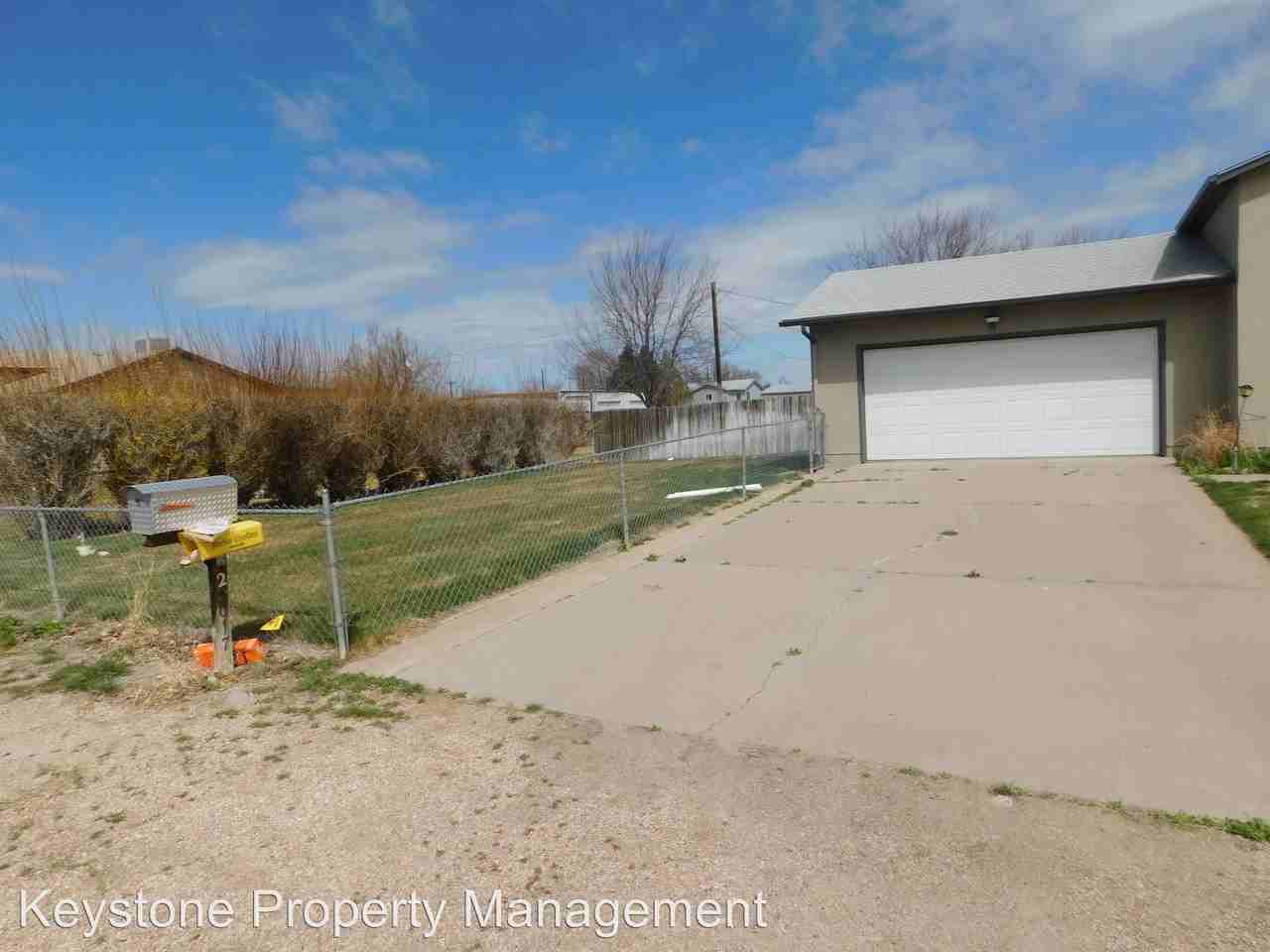 25017 Camden Pl - Photo 2 of 33