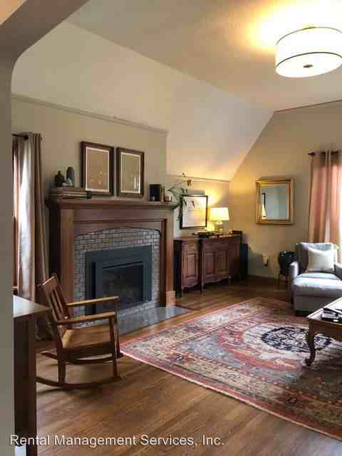 3135 NE 28th Ave - Photo 3 of 18