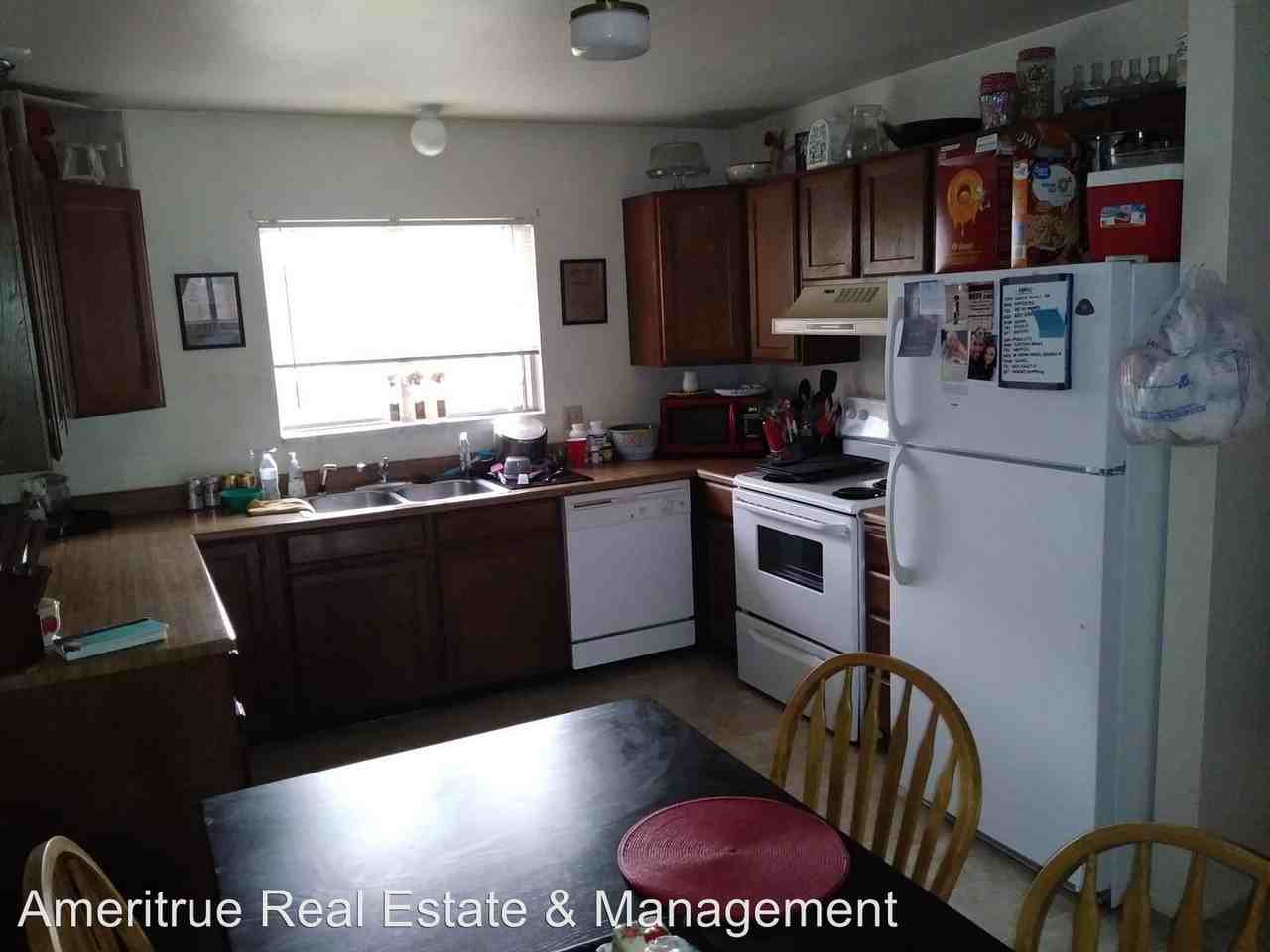 1409 N Amiron Way #C - Photo 3 of 6