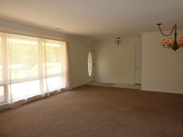 7N606 Hawthorne Ln - Photo 3 of 25