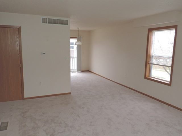 1009 Scott Park Dr - Photo 2 of 12