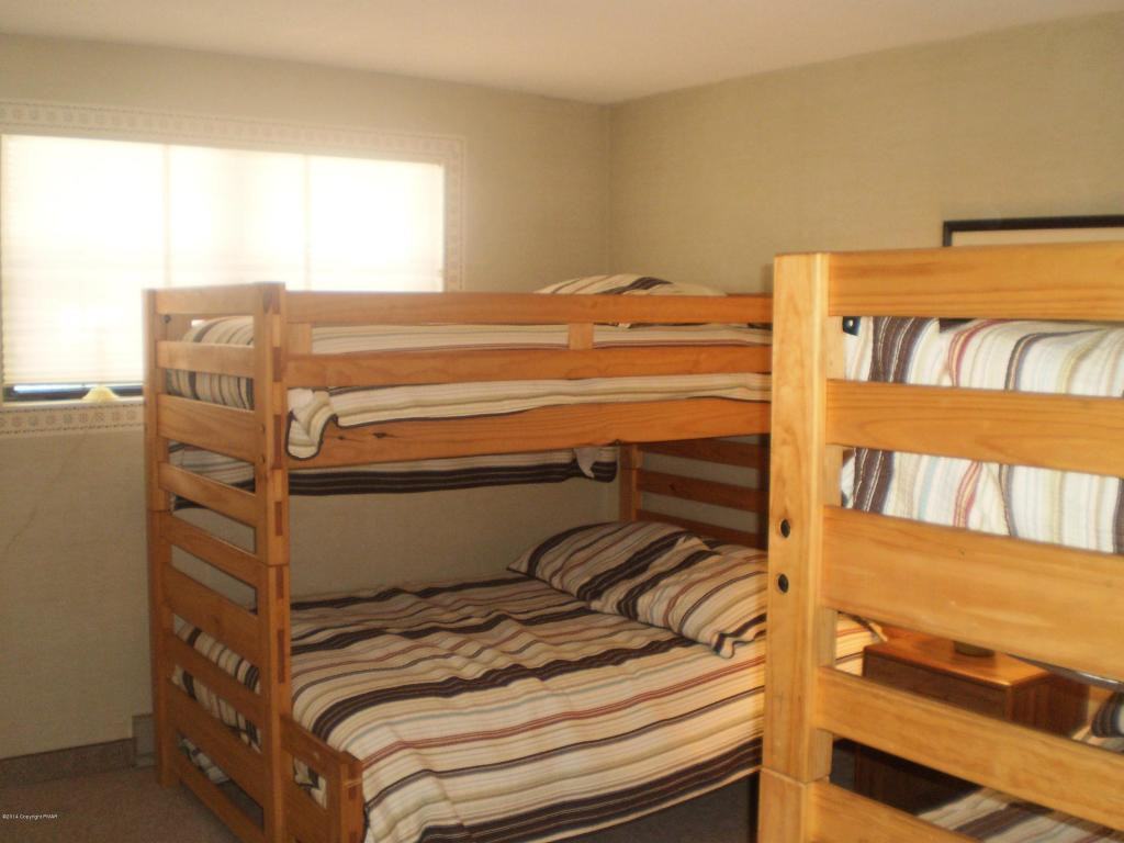 185 Midlake Dr - Photo 3 of 11