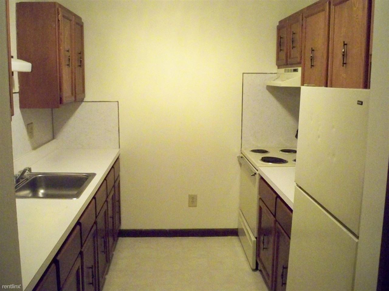 Burlington Arms Apartments - Photo 3 of 20