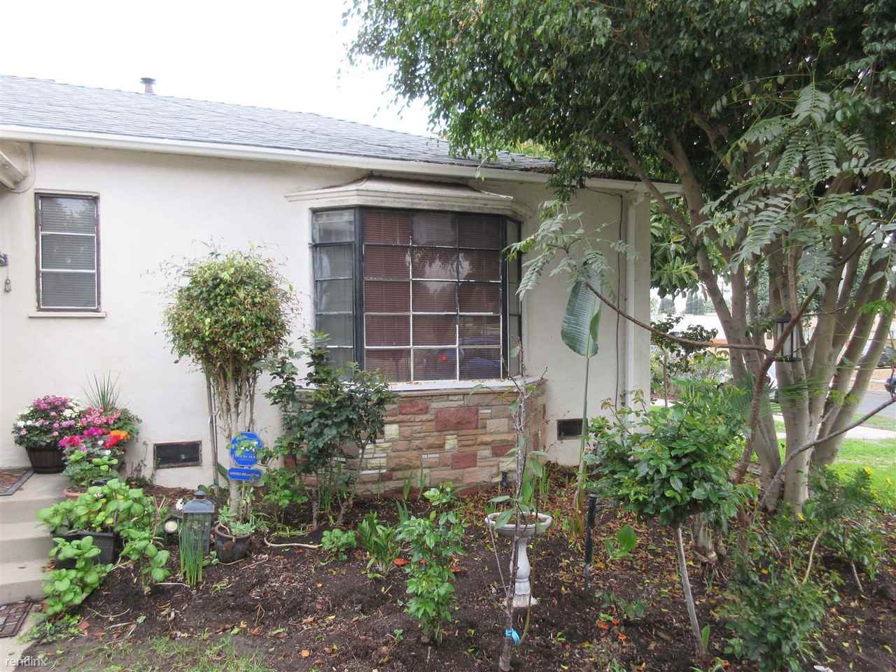 3669 W 59th St - Photo 2 of 12