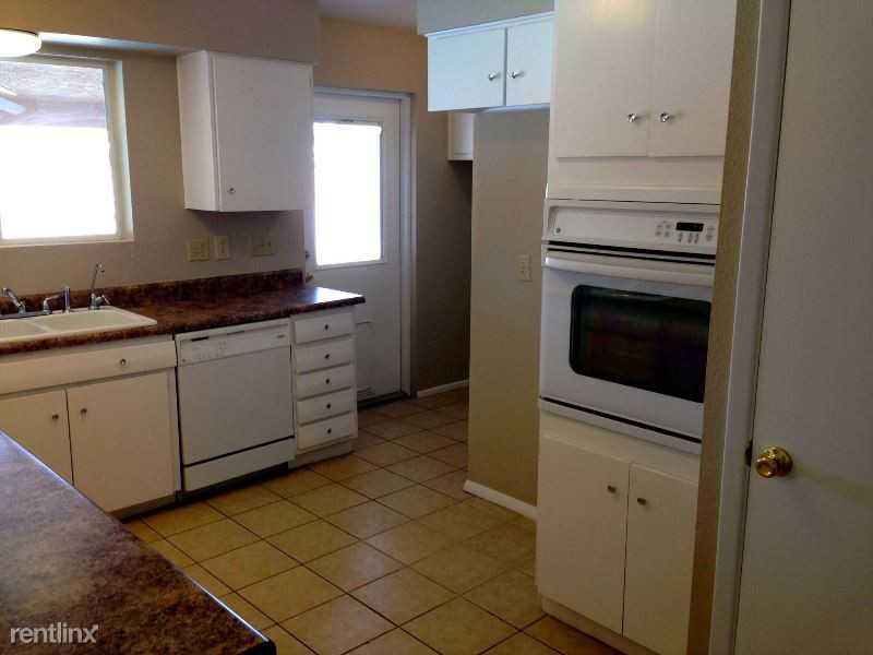 622 E Grace Dr - Photo 2 of 4