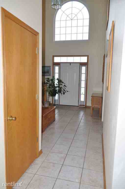 1291 Amberwood Dr - Photo 2 of 20