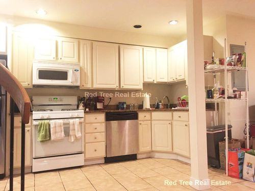 262 Bridge St - Photo 3 of 8